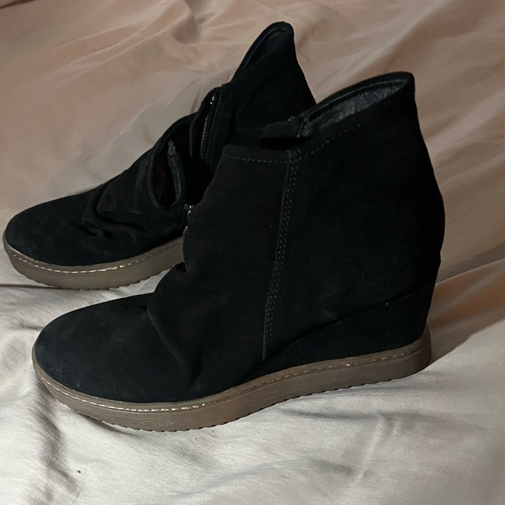 Sofft Black Wedge Shoes with Suede Finish